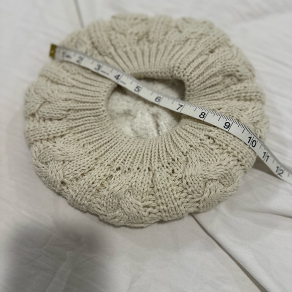 NWOT Women’s Cream OS  slouchy beanie cable-knit beret. Fleece Lined. - Picture 4 of 11